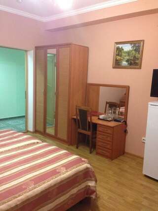 Гостиница Алая Роза Дагомыс Стандартный двухместный номер с 1 кроватью или 2 отдельными кроватями-2