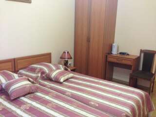 Гостиница Алая Роза Дагомыс Стандартный двухместный номер с 1 кроватью или 2 отдельными кроватями-5
